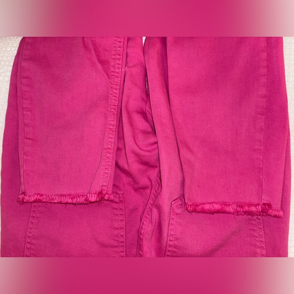 JEN7 7 For All Mankind High Waist Crop Skinny Jeans Frayed in Fuchsia - Size 10 - Picture 11 of 15